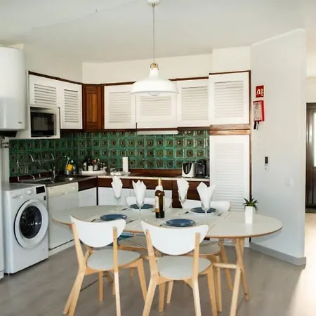 Oura Beach With Sea View Apartment